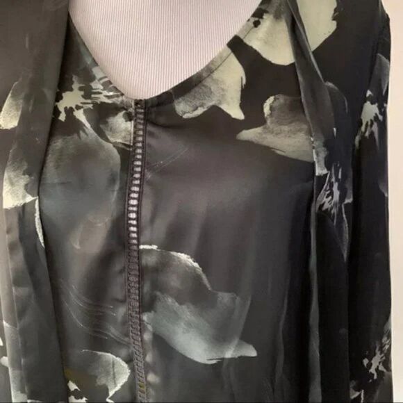 Matty M Black Floral Top size S - Picture 4 of 7